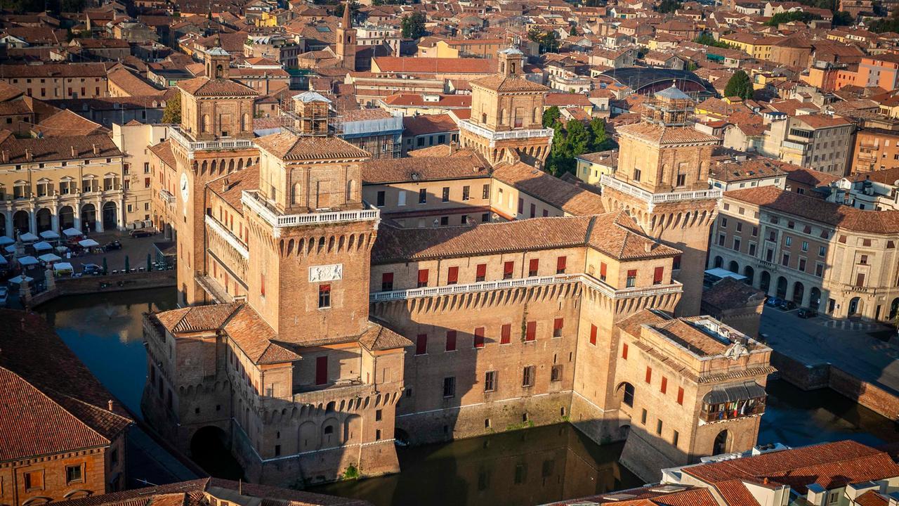 Ferrara da 30 anni città Unesco, tutti gli eventi per l’anniversario: ci sono anche Cracco e Branduardi