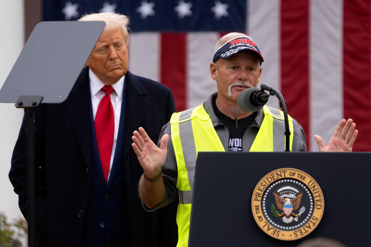
	Un momento della conferenza stampa di Trump


