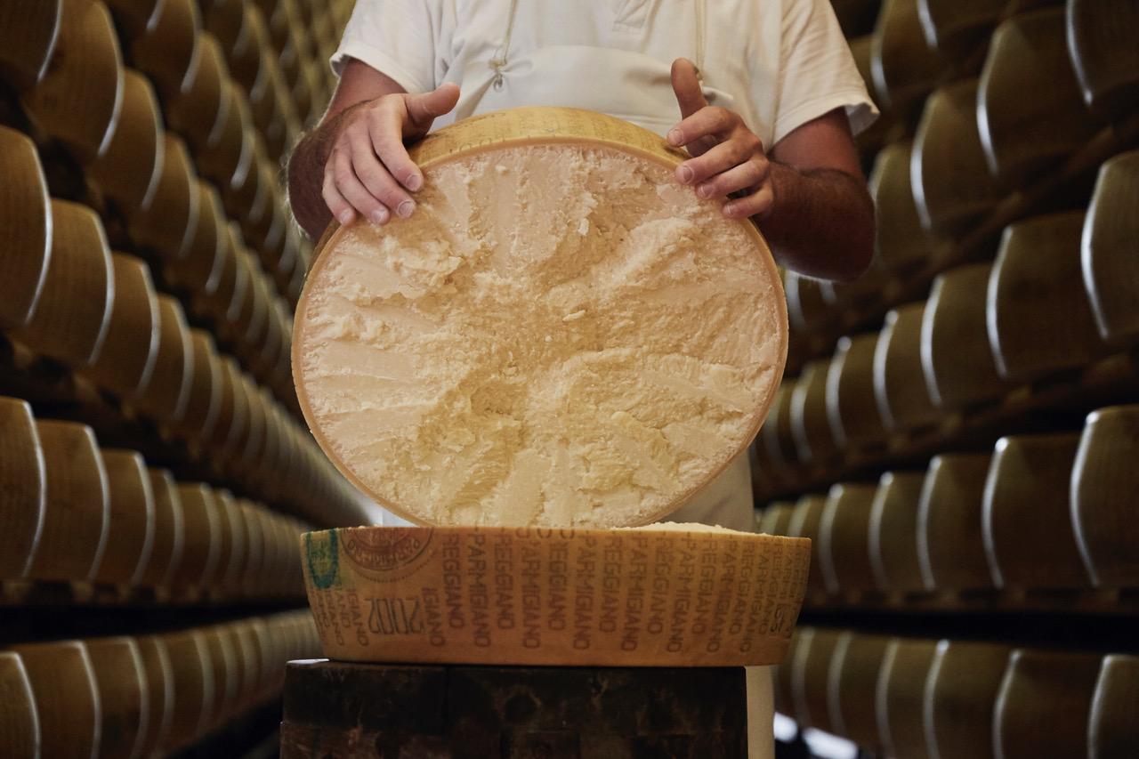 Dazi, per il Parmigiano Reggiano passano dal 15 al 35%. «La notizia non ci rende felici»