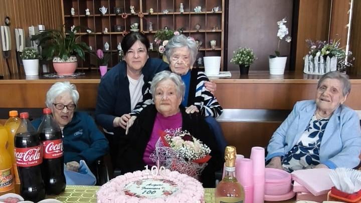 Carloforte, quattro centenarie vivono insieme e svelano il segreto della longevità