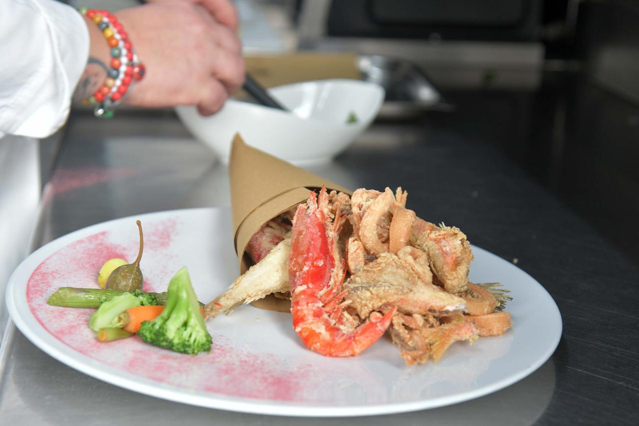 Il trionfo dei sapori del mare nella paranza di chef Manolo