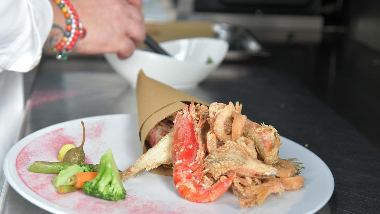 Il trionfo dei sapori del mare nella paranza di chef Manolo