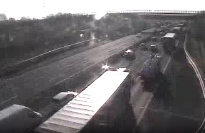 Incidente tra due camion in A1: code fino a 7 chilometri
