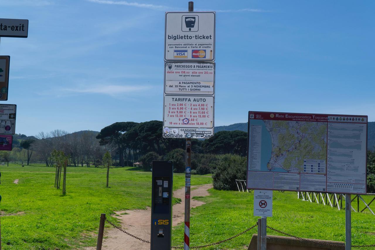 
	Uno dei cartelli a Baratti (foto Lorenzo Manzini)

