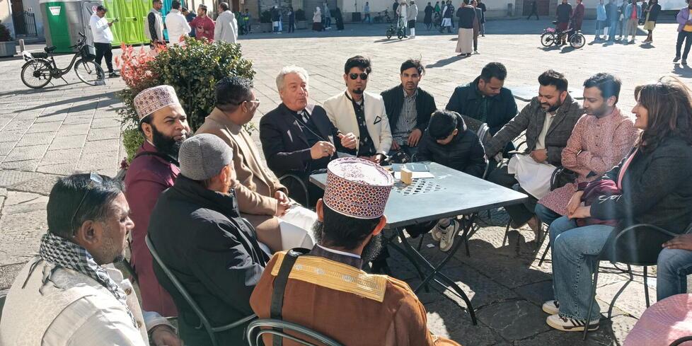 Il vescovo con i rappresentanti del Centro islamico