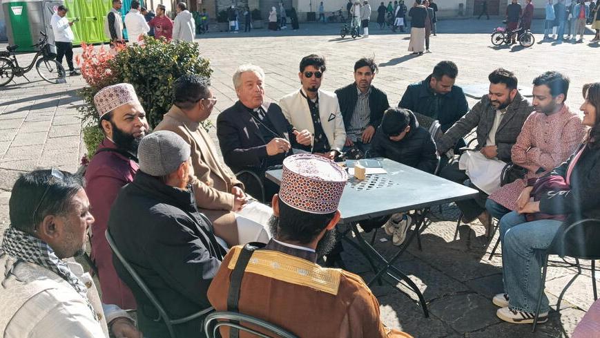 Il vescovo con i rappresentanti del Centro islamico