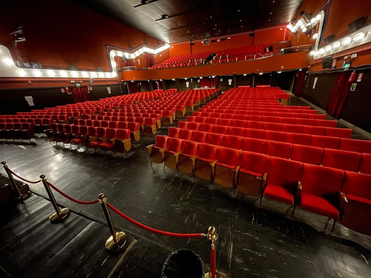 Via alla raccolta firme per il Metropolitan: «Scongiurare il rischio di una chiusura»