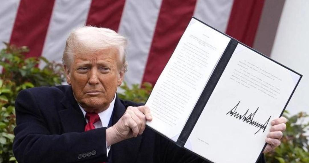 
	Il presidente degli Stati Uniti Donald Trump

