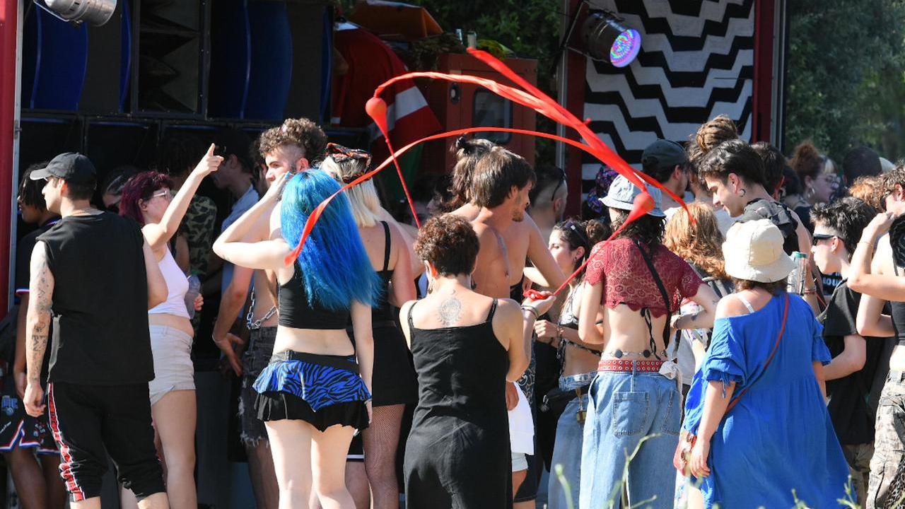 Perché (di solito) in Italia i rave party non vengono sgomberati con la forza