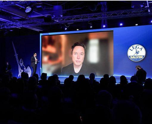 
	Il videocollegamento di Elon Musk al congresso della Lega: sul palco Matteo Salvini

