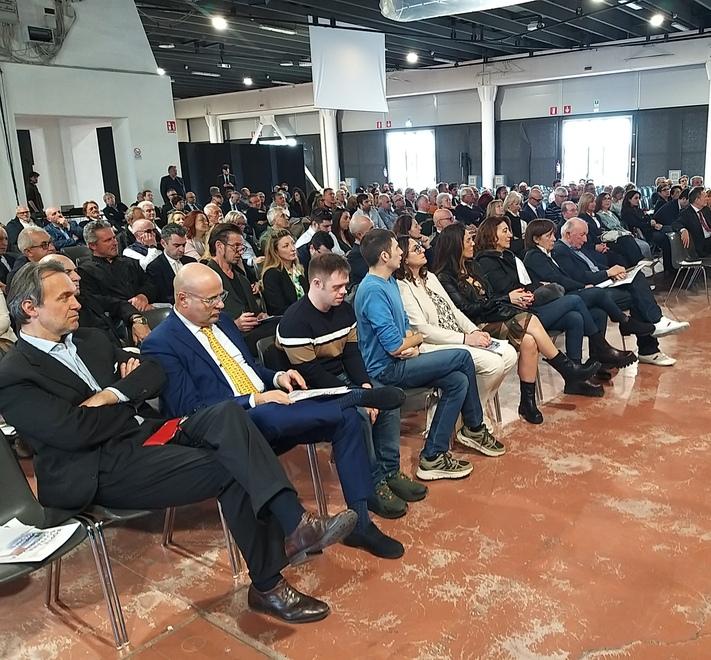 Ferrara, «via l’agroalimentare dalle mani di Trump». La ricetta di De Carlo per aggirare i dazi