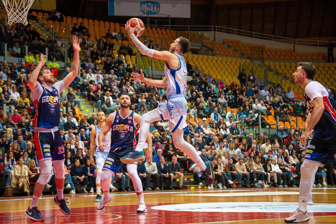 
	Leonzio in entrata (foto Stick)

