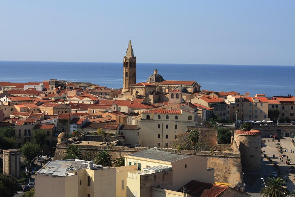 Alghero una veduta panoramica del centro storico