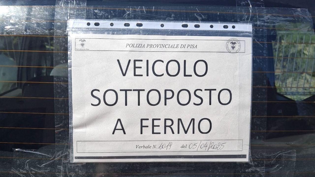 L’auto sottoposta a fermo con il verbale