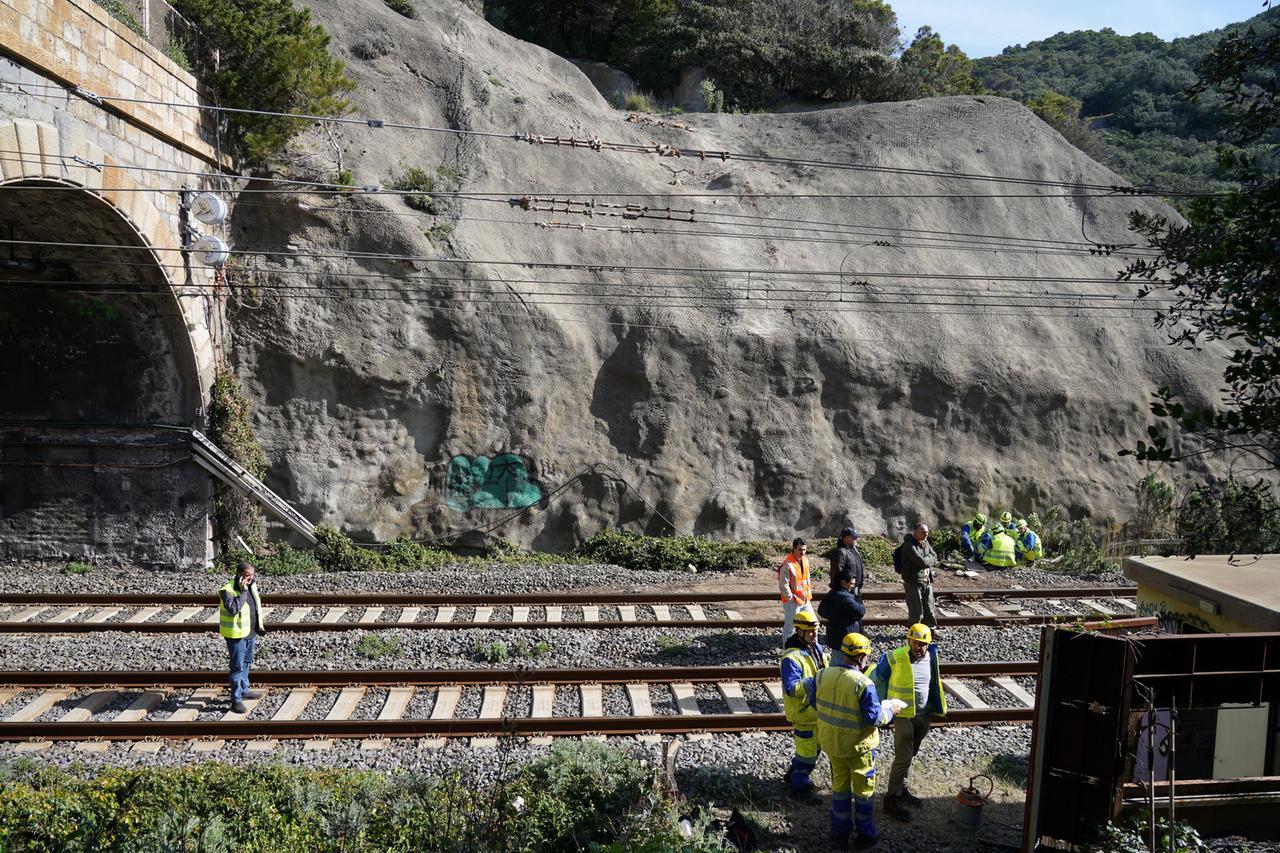 
	I rilievi dopo l'attentato (foto Stick)

