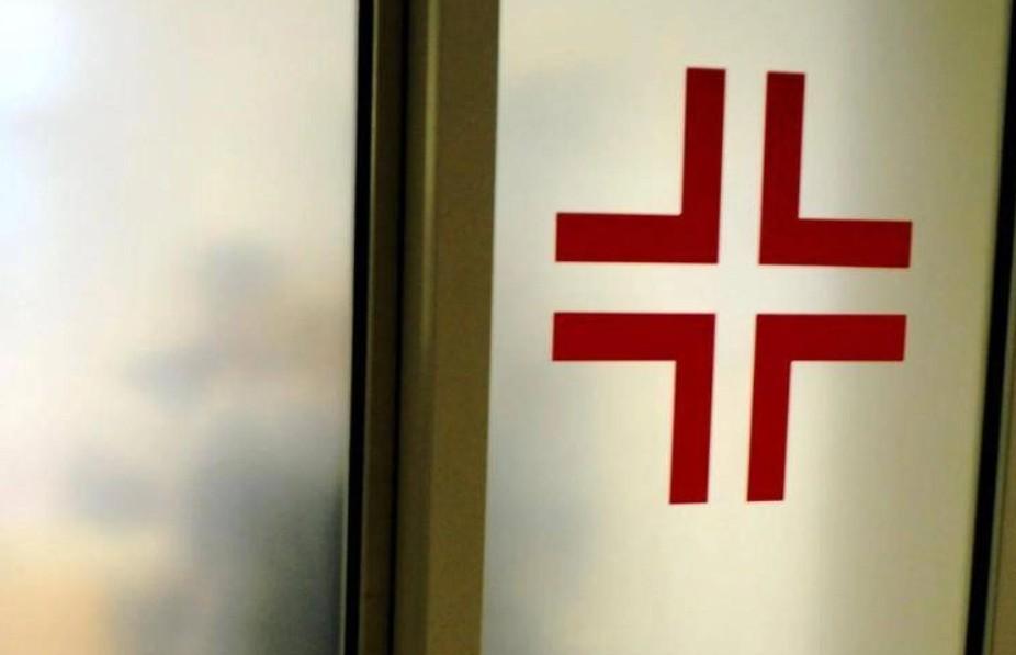 Tredicenne ferito alla testa in casa da un colpo di pistola: è gravissimo