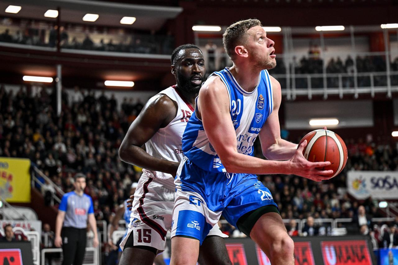 
	<strong>Eimantas Bendzius</strong>

