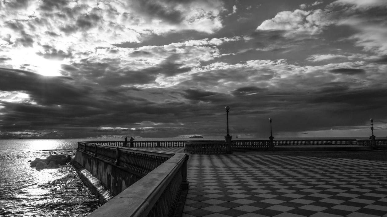 Livorno e la sua scacchiera in bianco e nero. Grazie a Leslye Montanelli