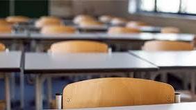 Lanci di banchi e studenti feriti in una scuola in provincia di Ferrara