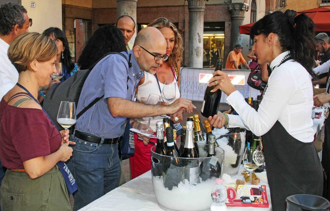 Tramonto DiVino compie vent’anni, quando la tappa a Ferrara