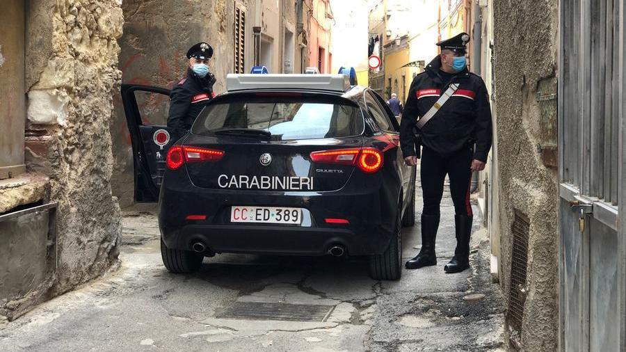 Sorpreso a spacciare nel cuore del centro storico: arrestato