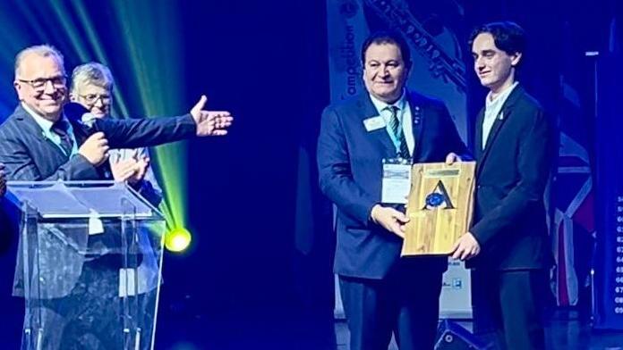 Niccolò Bartolacelli premiato a Bordeaux