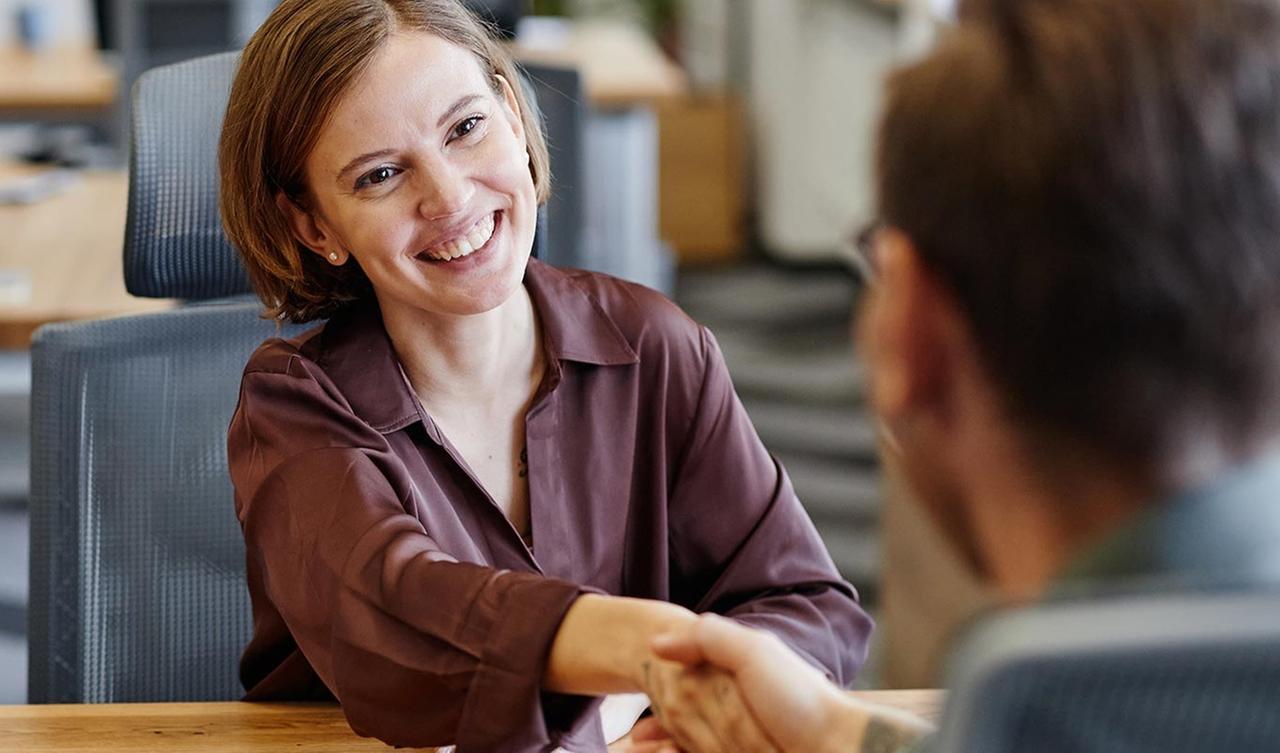 A Mirandola una giornata di colloqui per chi cerca lavoro: 9 posizioni aperte, i profili ricercati e come candidarsi