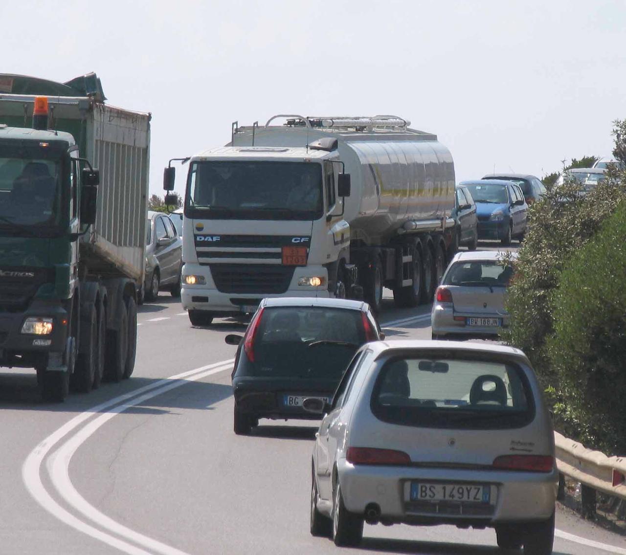 Livorno, Romito chiuso ai Tir per 6 mesi: il prefetto anticipa l'ordinaza. La rabbia di Cna