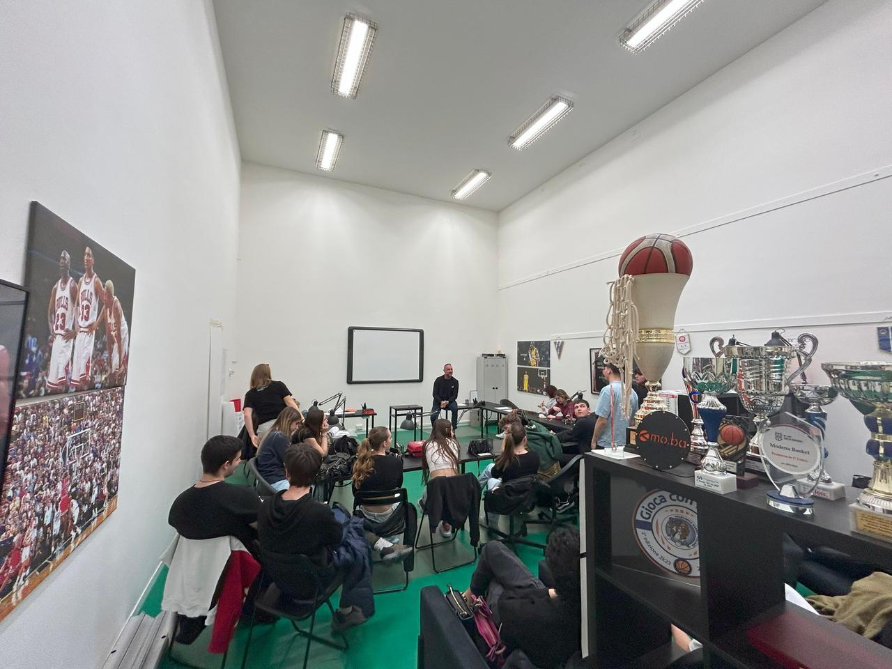 
	Gli studenti del Sigonio alla scoperta del progetto Ambo

