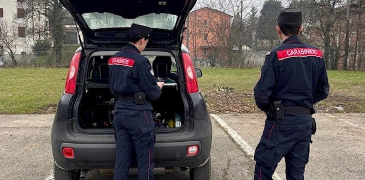 
	Due carabinieri forestali (foto d'archivio)


