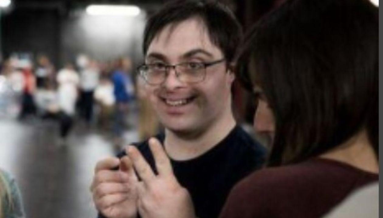 
	Giuseppe Capo Morrone gli altri amici attori della Mayor Von Frinzius sul palco del Goldoni (foto Del Lucchese)

