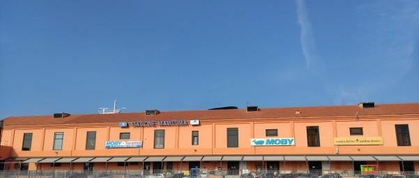 La stazione marittima di Livorno (foto d'archivio)