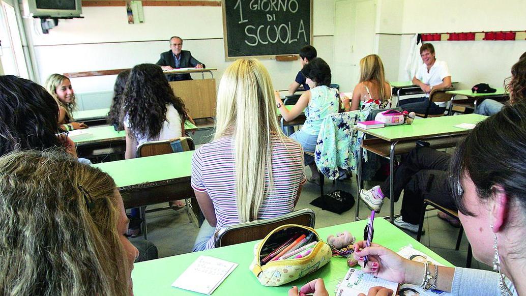 Scuola, dati choc: persi 30mila studenti in sette anni. TUTTI I NUMERI