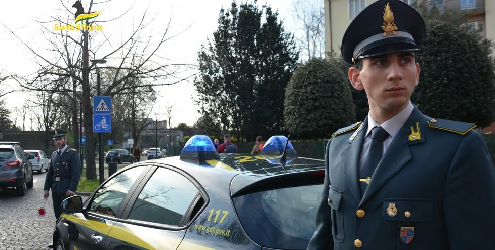 Giro sospetto di rifiuti con l'ombra della camorra. Sequestro da 92 milioni