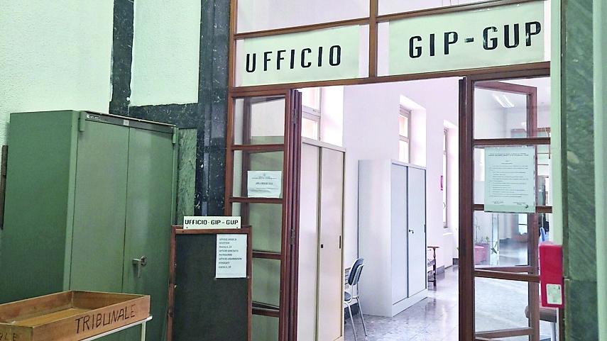 Scrisse “gay” sulla targa di un avvocato: imprenditore di Sassari assolto