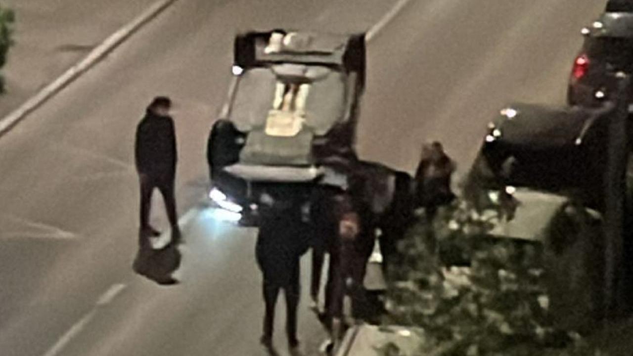 Livorno, si ribalta con l’auto lungo viale della Libertà: 36enne ferito