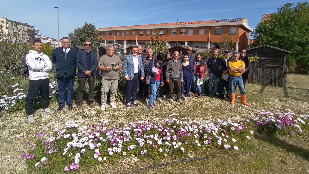A Li Punti fioriscono gli orti urbani: consegnati dal Comune a 20 cittadini