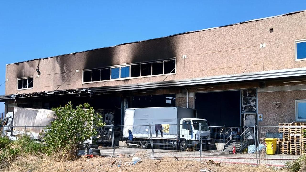 Il primo incendio della serie, quello alla Xin Shun Da di via Nottingham, il 15 luglio 2024