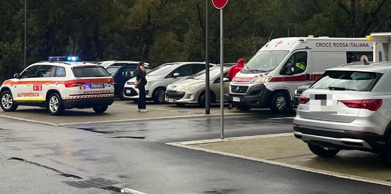 
	I soccorsi purtroppo rilevatisi inutili fuori dalla Conad

