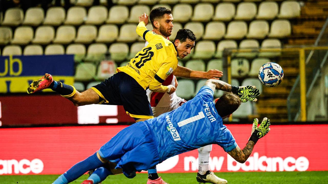 Giuseppe Caso in azione al Braglia