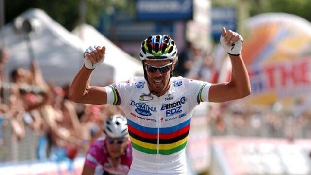 Lucca, l'ex campione Mario Cipollini contestato in Puglia
