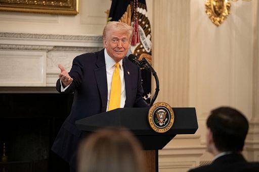 Trump annuncia pausa dai dazi di 90 giorni per i paesi che non hanno adottato contromisure. Escalation con la Cina