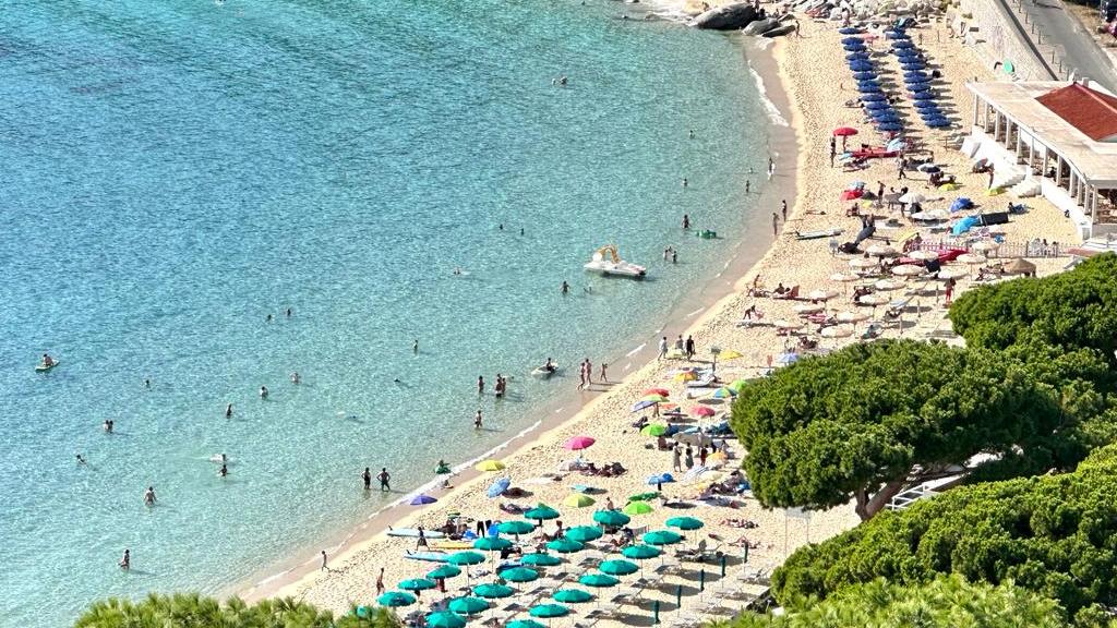 Balneari, il governo contro la Toscana: chi deve decidere sulle concessioni? I tre punti contestati e la discussione alla Consulta