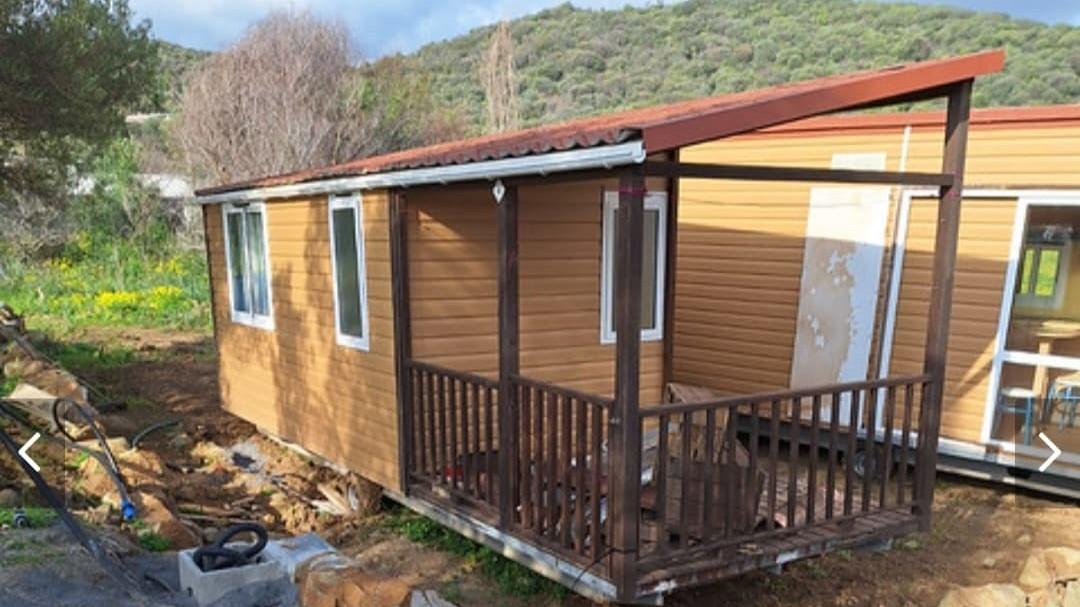 Sequestrati quattro prefabbricati abusivi e imprenditore denunciato