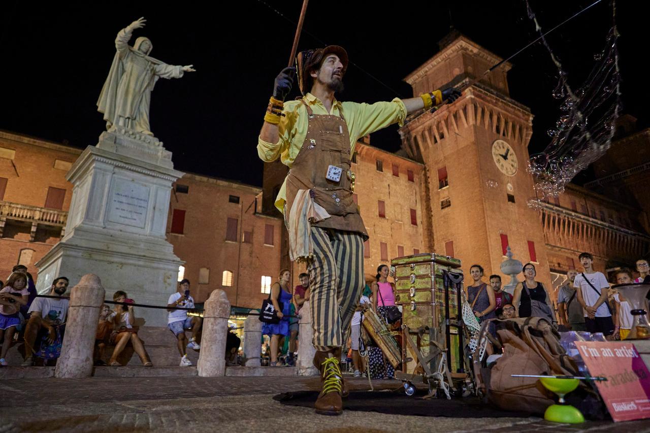 Ferrara Buskers Festival, si torna in piazza. Ma resta il biglietto d’ingresso