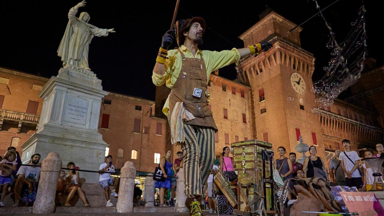 Ferrara Buskers Festival, si torna in piazza. Ma resta il biglietto d’ingresso