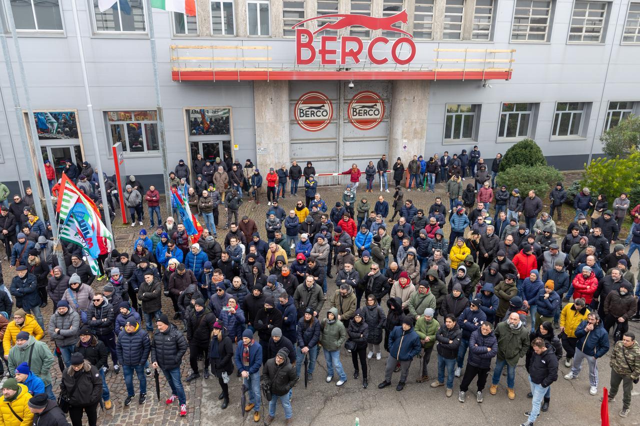 Ritirati i licenziamenti alla Berco. Via libera agli esuberi volontari