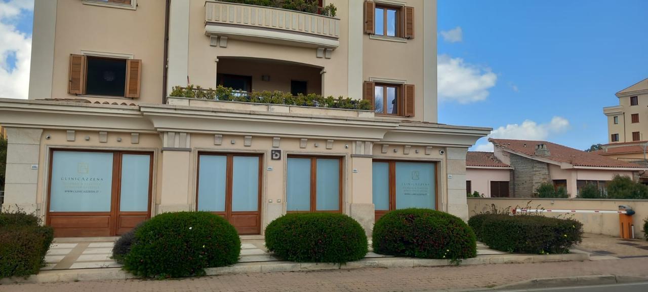 Il chirurgo plastico Azzena respinge le accuse: «Tutto in regola, la salute dei pazienti al primo posto»