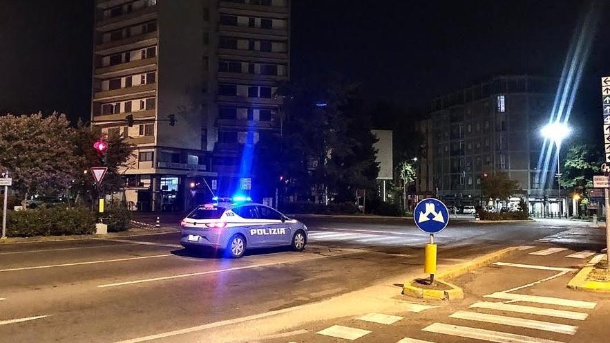 Rapinato mentre cerca di comprare la droga: denunciati due uomini in zona stazione