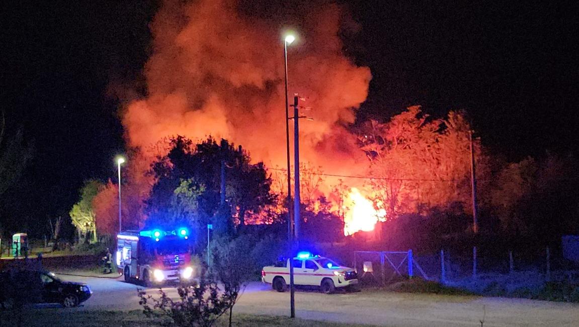 Montemurlo, vietata la raccolta e il consumo di ortaggi nella zona dell’incendio